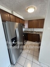 Building Photo - 1326 Ke’eaumoku St