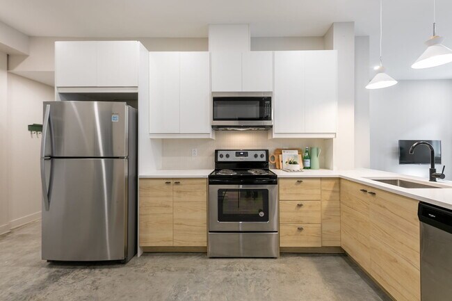 Building Photo - 3476 Rue Saint-Dominique