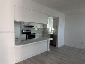 Building Photo - 20200 W Country Club Dr