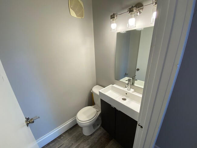 Building Photo - Italian Village home with Huge Yard