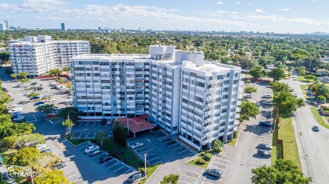 Foto del edificio - 1200 NE Miami Gardens Dr