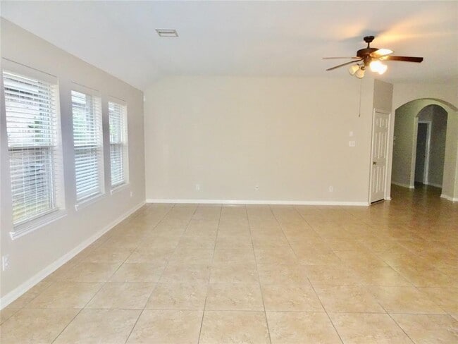 Building Photo - 63 Quillwood Pl