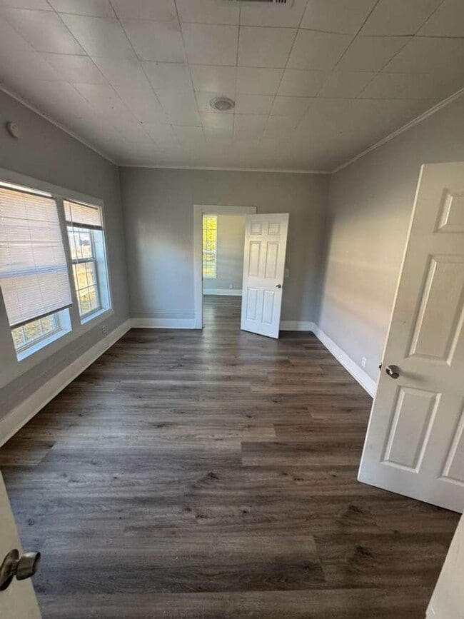 Foto del edificio - 160 E Elgie St