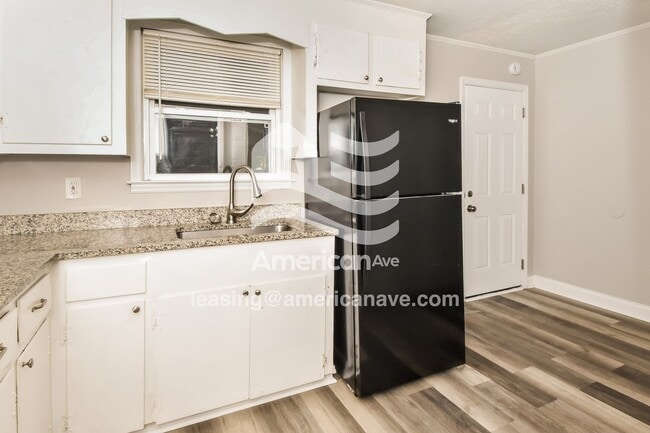 Foto del edificio - 4232 Shorecrest Dr