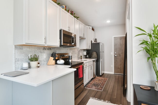 Building Photo - Serene Apartments