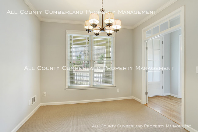 Building Photo - BEAUTIFUL MABLETON HOME!!!!