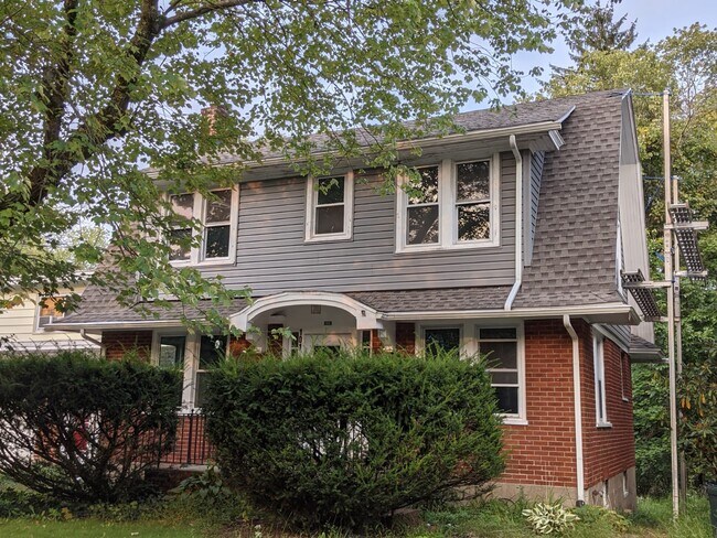 House - 618 King St