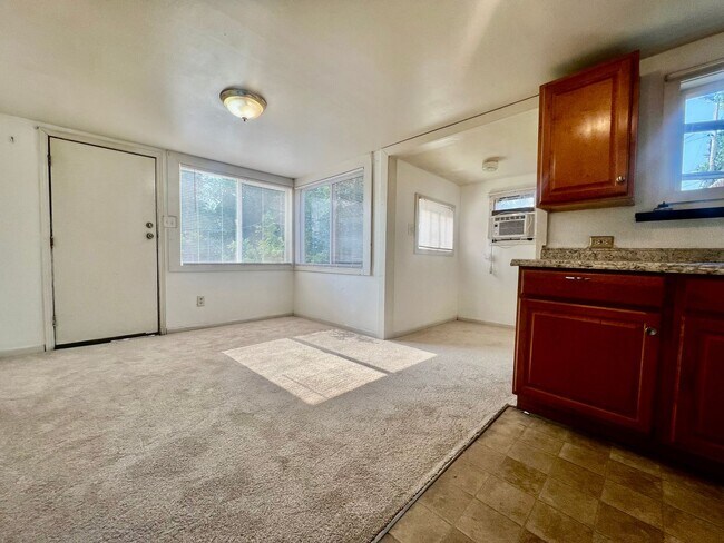 Foto del edificio - Fantastic home in desirable Englewood neighborhood