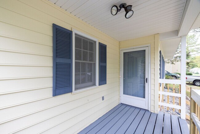 Building Photo - Professionally Renovated Chesterfield Home