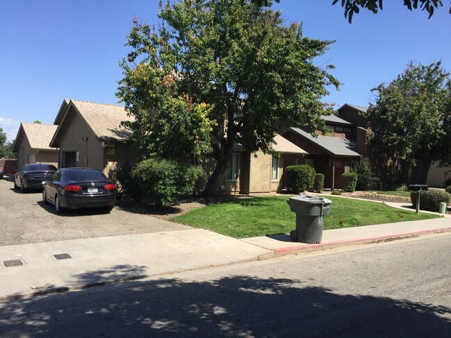 Building Photo - 1040 S Edison St