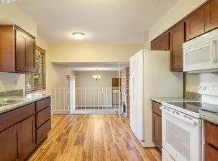 Building Photo - 13405 SW Cresmer Dr