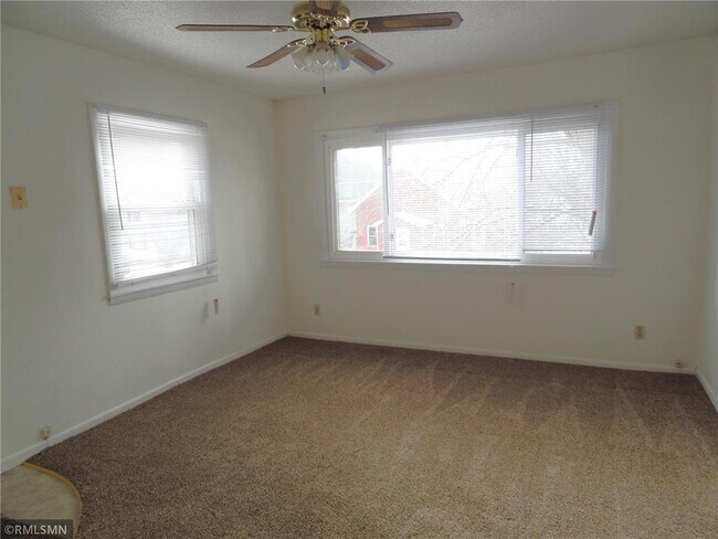 Building Photo - 239 Harriman Ave S