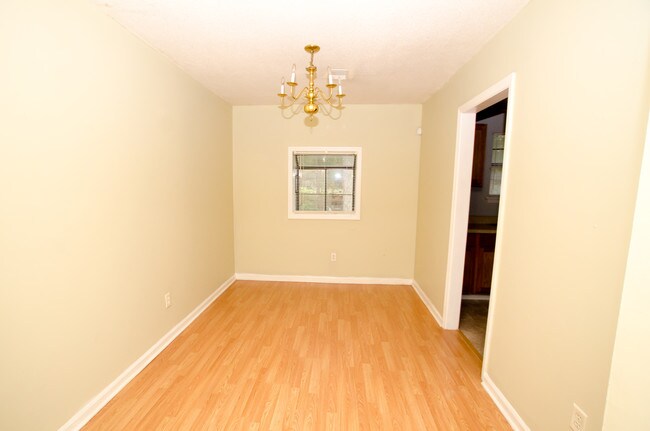 Building Photo - 287 Dorchester Manor Blvd
