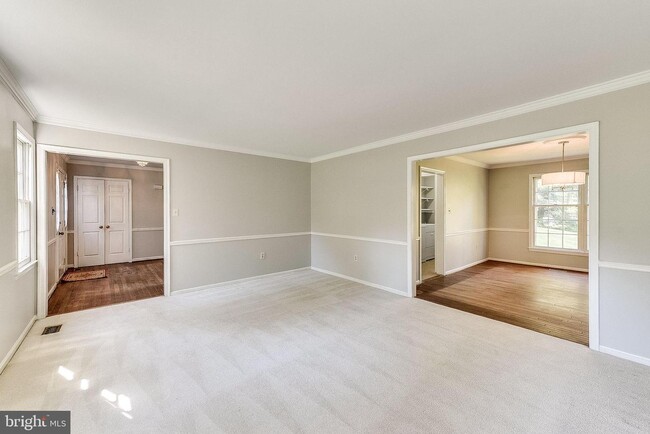 Building Photo - 1630 Lozano Dr