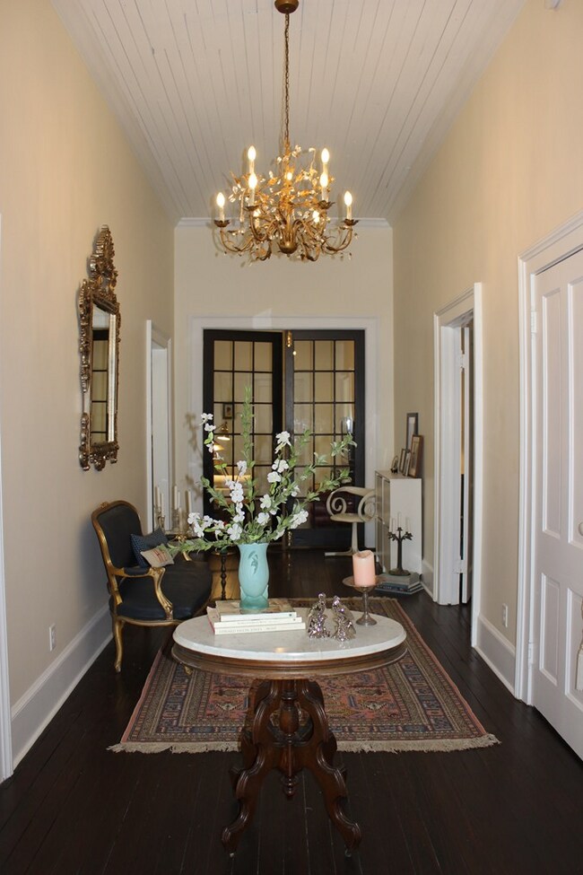 Foto del edificio - 317 N Crawford St