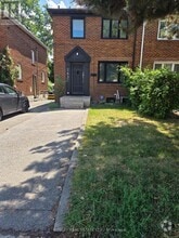 Building Photo - 763 EGLINTON Ave