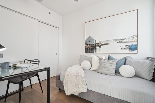 Building Photo - 1414 Rue Chomedey