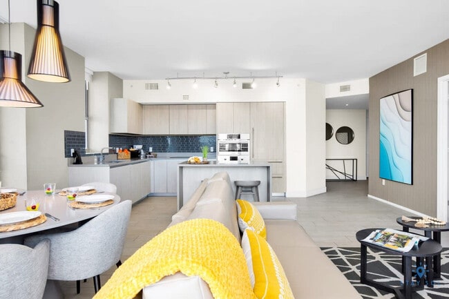 Building Photo - 4112 Jimmy Buffett Mem Hwy