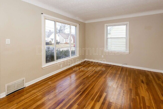 Foto del edificio - 14209 Emery Ave