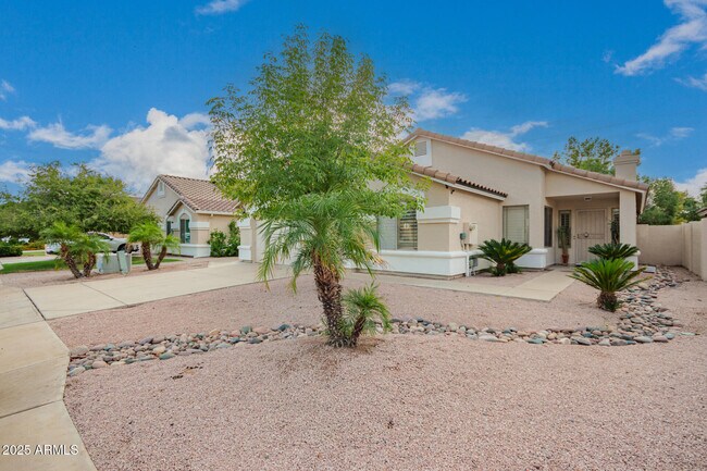 Foto del edificio - 1448 N Saddle St