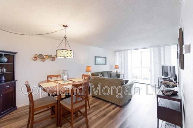 Foto del edificio - 1000 Cove Cay Dr