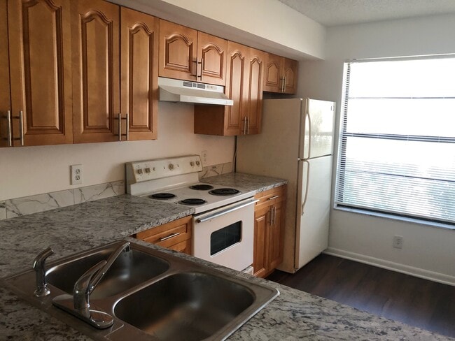 Foto del edificio - 203 Lake Pointe Dr