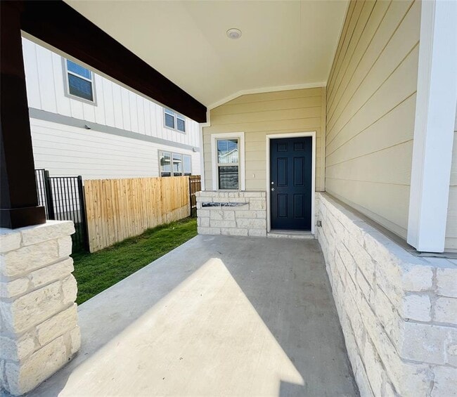 Building Photo - 125 Bennington Dr