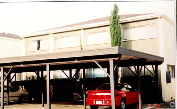 Building Photo - 35 Alan Ct