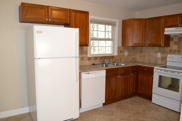 Building Photo - 3023 Clifton Rd SE