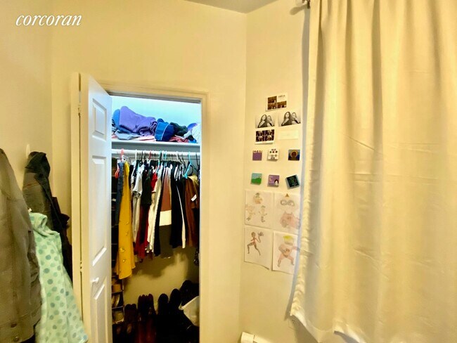 Foto del edificio - 1966 Adam Clayton Powell Jr Blvd