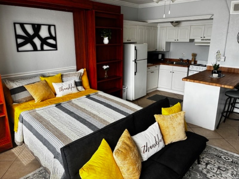 Primary Photo - 311 W Ashley St