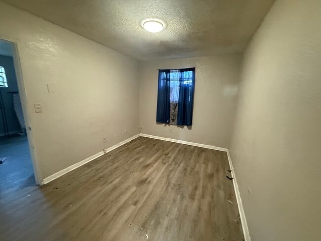 Building Photo - 112 W 17th St