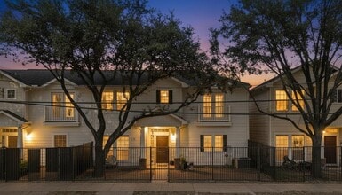 Building Photo - 313 Hogan St