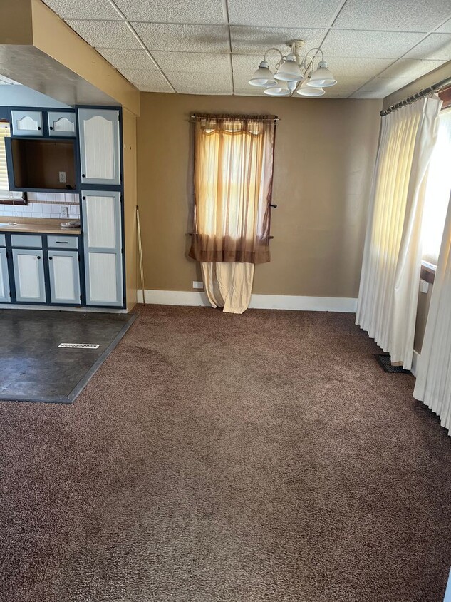 Primary Photo - Two Bedroom 1 Bathroom House for Rent!