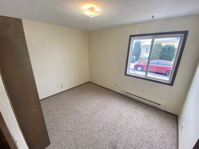 Building Photo - 2825 31st St S