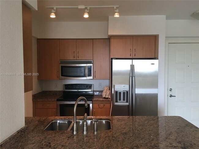 Building Photo - 1830 Radius Dr