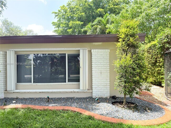 Foto del edificio - 9160 SW 73rd St