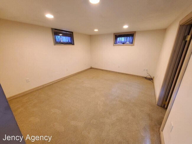 Building Photo - 4 br, 1.5 bath House - 1121 S. Arch St.
