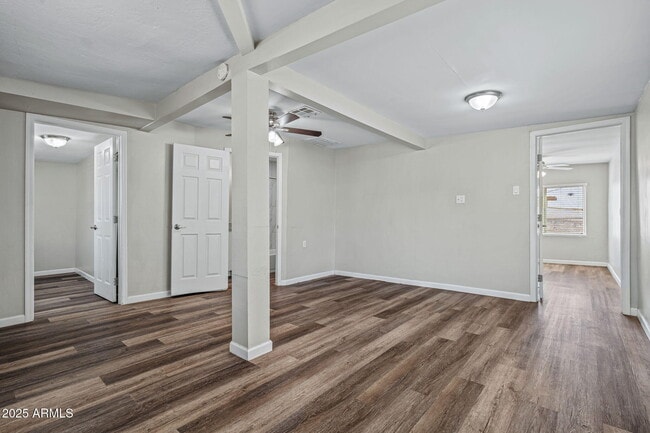 Foto del edificio - 1221 E Portland St