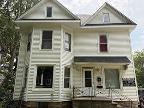 Building Photo - 416 College Ave