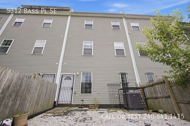 Building Photo - 5312 Bass Pl SE