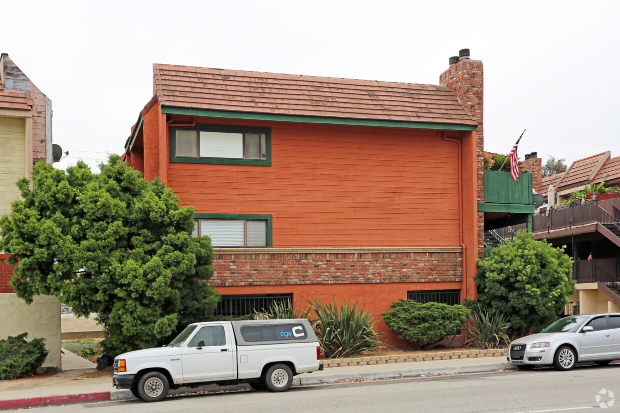 Building Photo - 21782 Brookhurst St