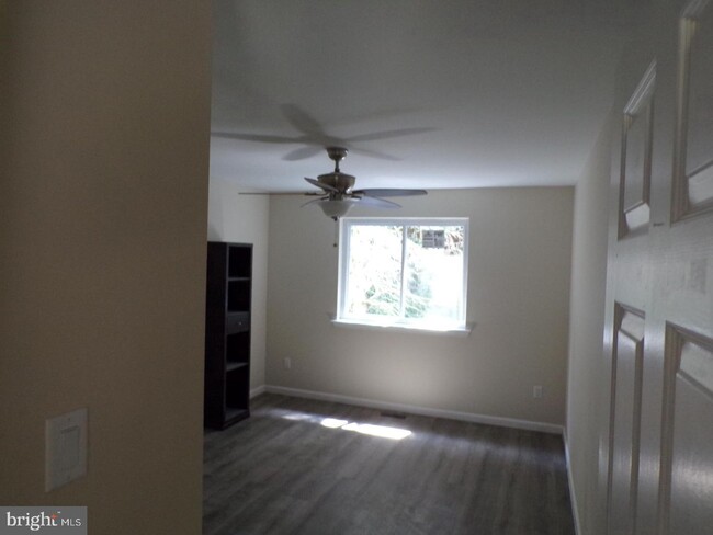 Building Photo - 634 Valley Stream Cir