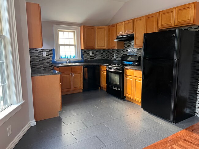 Kitchen - 265 Palmer Rd