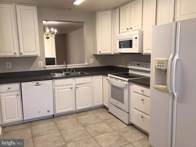 Foto del edificio - 4647 Harrier Way