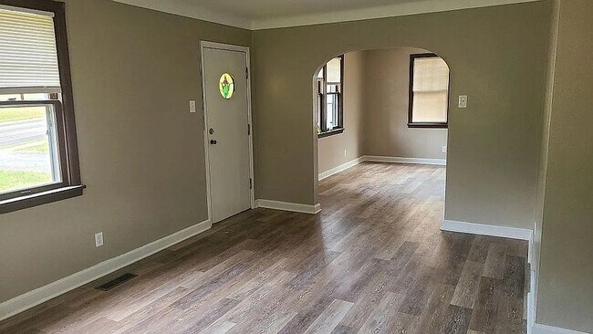 Foto del edificio - 2586 Redman Rd