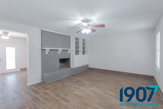 Foto del edificio - Stunning, Fully Remodeled 3-Bed, 2-Bath Ho...