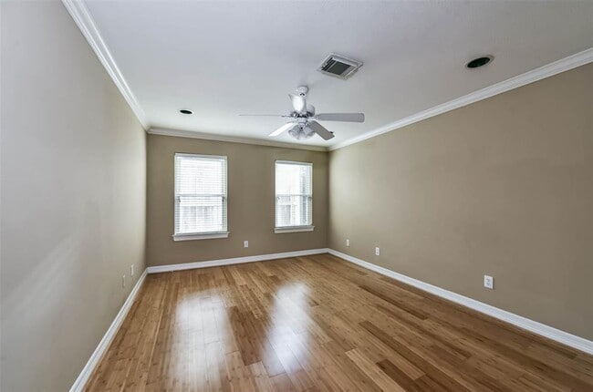 Building Photo - 1211 Kipling St