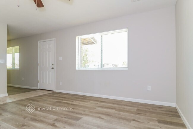 Building Photo - 14014 N 61st Ave