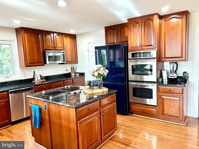 Building Photo - 14403 Dunwoody Ct